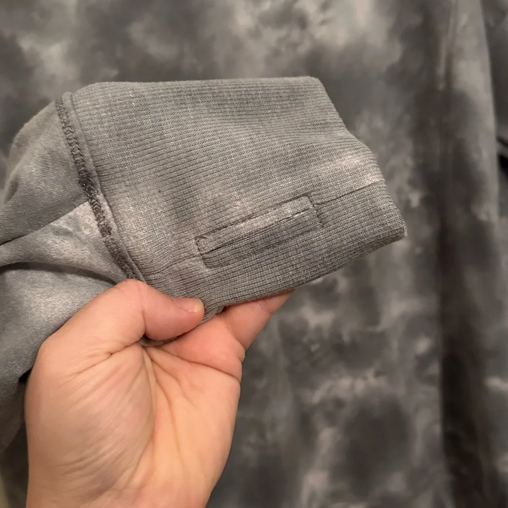 Earth Yoga Charcoal Tie-Dye Top - Picture 2 of 3